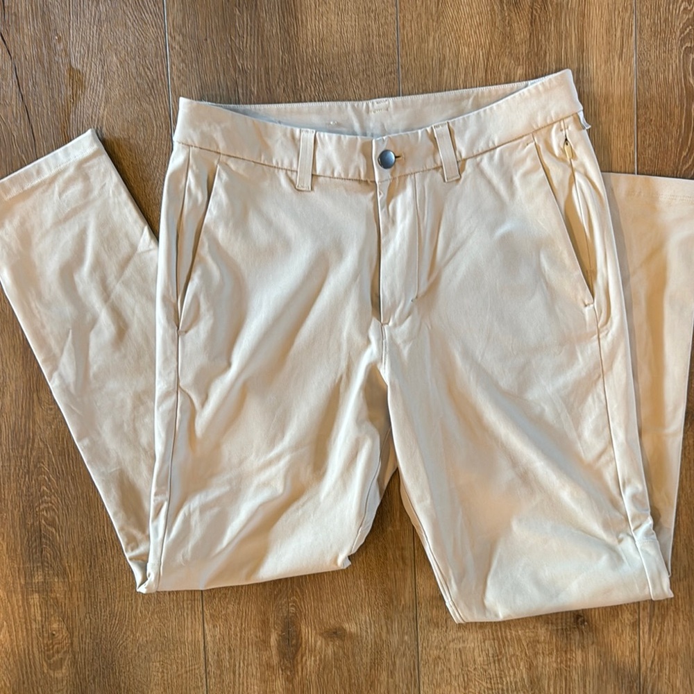Lululemon men’s pants. Stretchy tech fabric.
31 waist.  Commission?